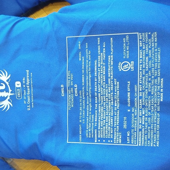 Like new Full Throttle Children's Life Vest 30-50 lbs - Picture 4 of 4